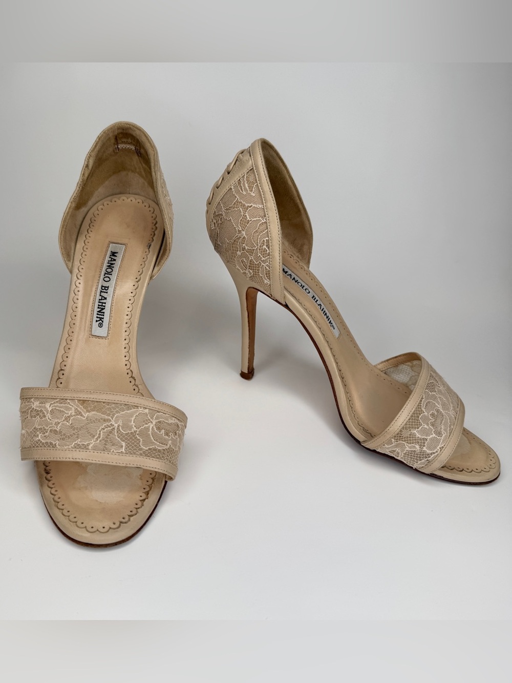 Manolo Blahnik Size 37 Cream Lace crochet D'Orsay heels